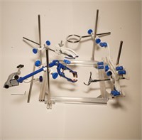 Штатив-держатель с 4-мя стойками, 2-мя лапками, кольцом 60 мм, зажимами для бюреток 1 шт и для пробирок (1 шт). tripod.4pcs